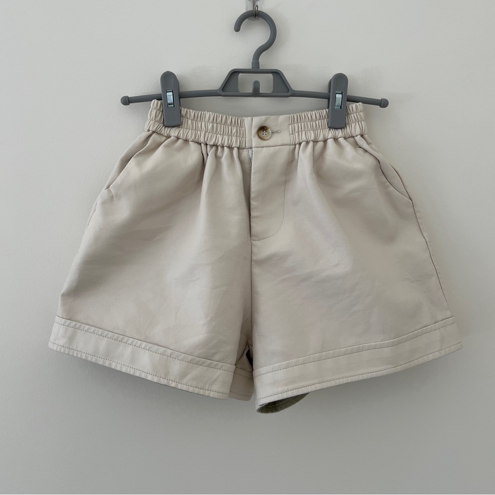 CHUU One Size Faux Leather Shorts